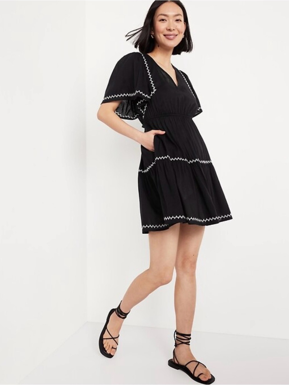 Old Navy Black V-Neck Short Sleeve Tiered Dress with Contrast Trim